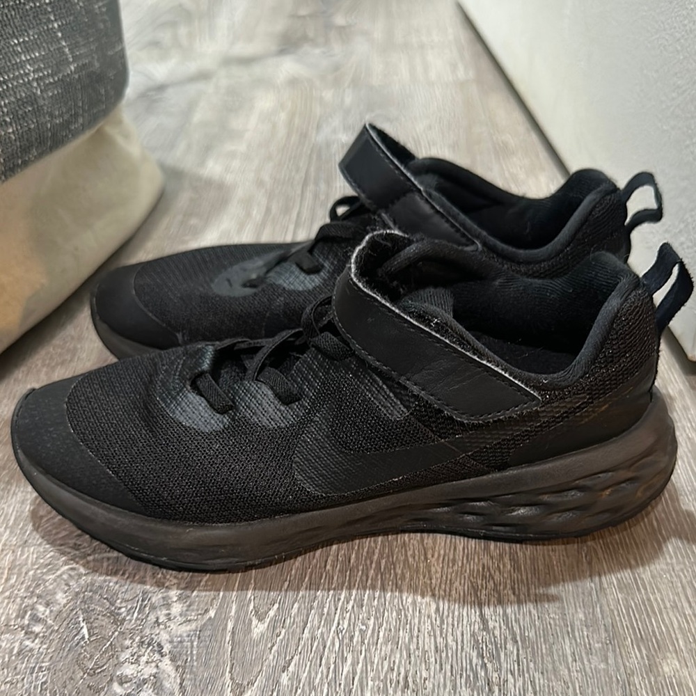 Nike kids Black Athletic Shoes